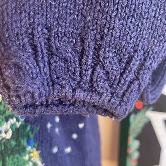 Kim Rogers Christmas Sweater🎄 - Picture 8 of 13